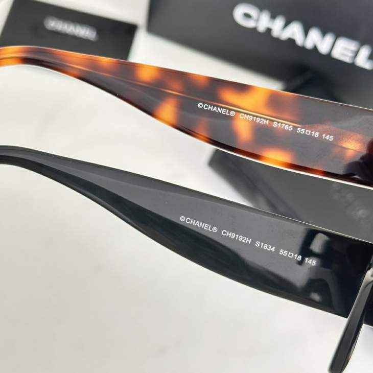 Picture of Chanel Sunglasses _SKUfw77121472fw